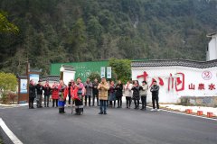 十八洞山(shān)泉水(shuǐ)：出身(shēn)于扶貧，發展于振興，緻力于共同富